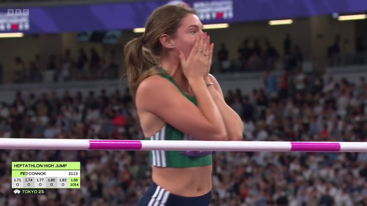 When you have a quick pep talk with your dad and then do this! Incredible from Ireland's Kate O'Connor. 👏 #WorldAthleticsChamps