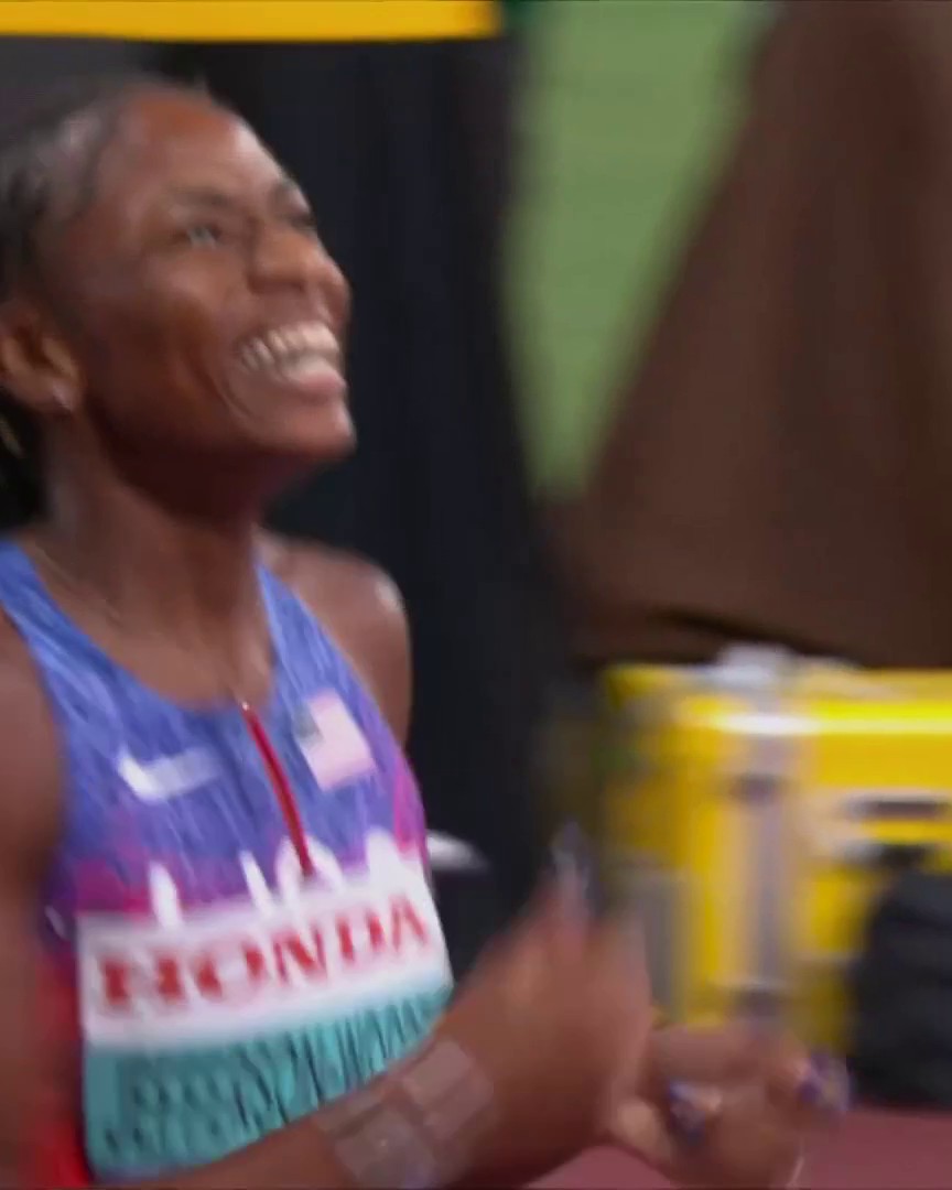 MELISSA JEFFERSON-WOODEN DOES THE DOUBLE! She runs the fastest time in the WORLD this year to complete the 100m/200m sweep. #WorldAthleticsChamps