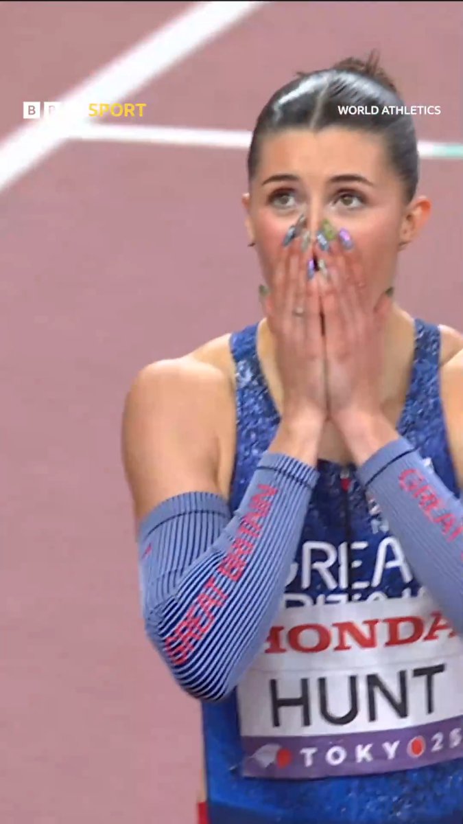 WOW AMY HUNT 🤩🤩 A simply stunning world silver medal over 200m! 🥈 #WCHTokyo25 | Amy Hunt