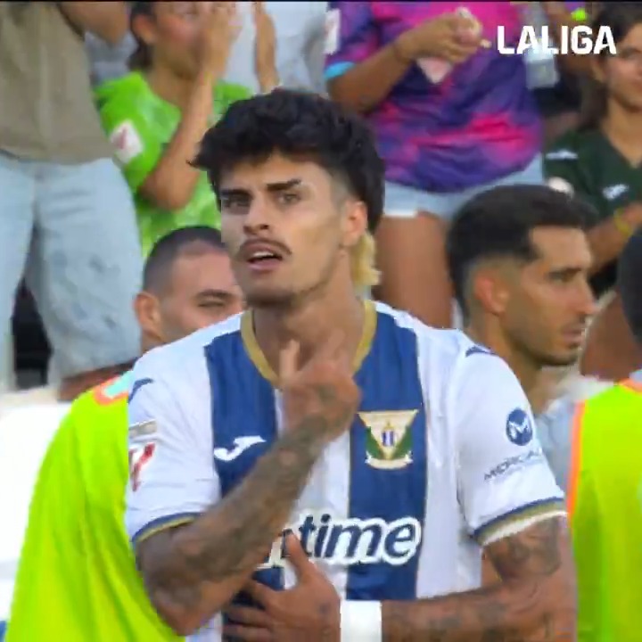 🤷🏻♂️ Se puso guapo, se echó colonia y se cascó este chicharro Juan Cruz #LALIGAHighlights #LeganésLasPalmas