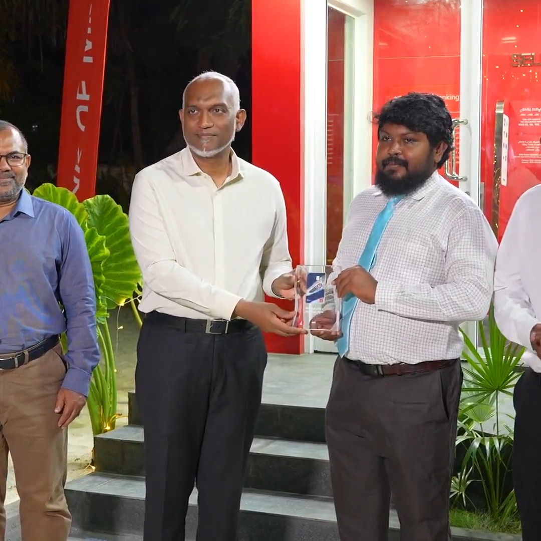 Meet the CHIEF ATM OFFICER, Dr. Dr Mohamed Muizzu 👏 👏 👏 Never seen any President till date who is this much obsessed about inaugurating ATM machines just because he couldn’t deliver his ACTUAL PLEDGES