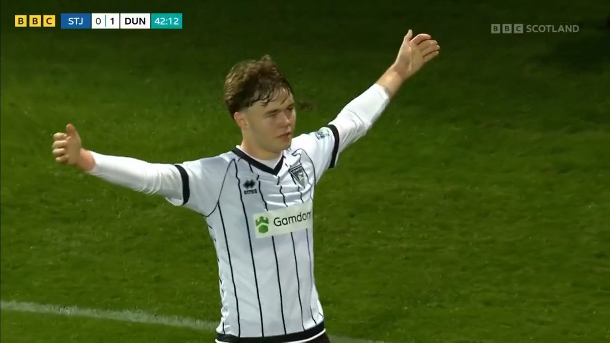 Rory MacLeod what a hit! ⚽️ Dunfermline lead St Johnstone on the stroke of half-time ⏰ #BBCFootball