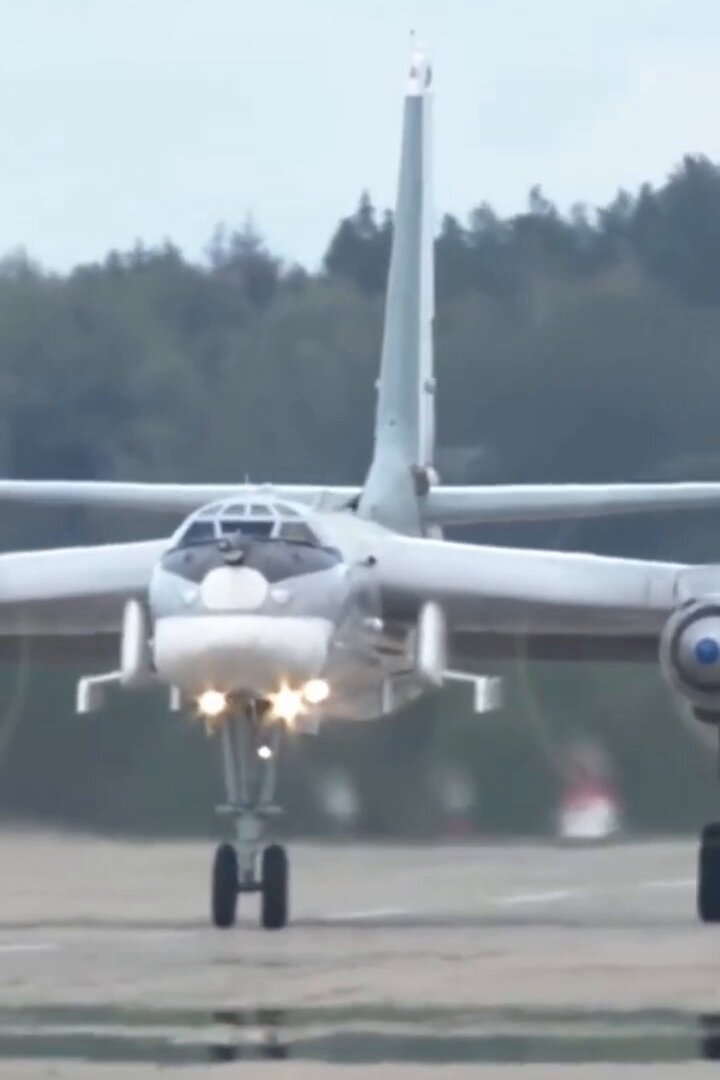 🚨🚨🇷🇺✈️🇺🇦 Russia may launch a massive strike on Ukraine during the night: 4 Tu-95MS, 6 Tu-22M3, 4 MiG-31K, and 2 Kalibr missile carriers are armed and ready for combat sortie. See the latest updates with us: Visioner