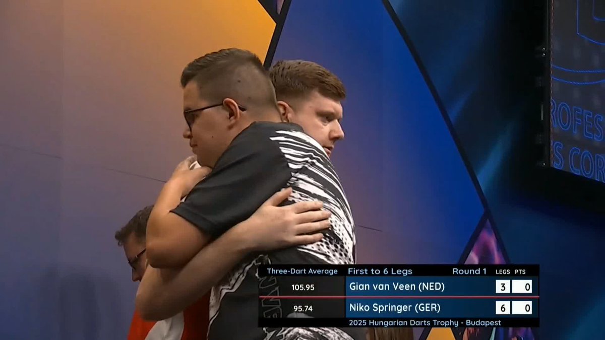 SPRINGER SHINES! Despite averaging just shy of 106, Gian van Veen has exited the Hungarian Darts Trophy in Round One - with Niko Springer defeating the Dutchman 6-3! 📺 #ET12