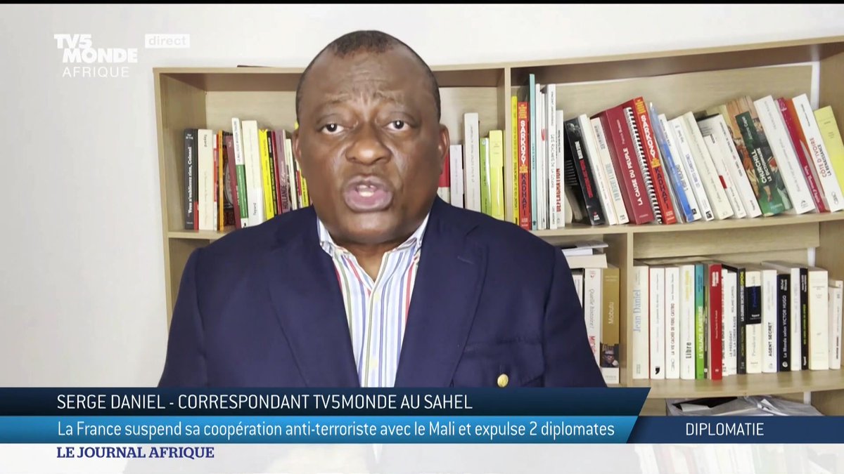 Deux diplomates maliens en poste à Paris ont été sommés de quitter la France avant ce samedi. Et ce, un mois après l'arrestation au Mali d'un diplomate français accusé d'espionnage. Paris suspend aussi sa coopération antiterroriste avec Bamako. Correspondance Serge Daniel.
