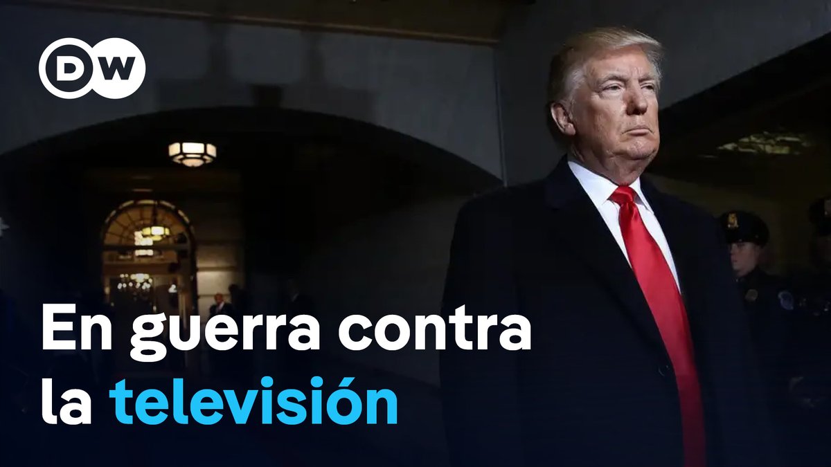El presidente de Estados Unidos amenaza con revocar las licencias de los canales que lo critiquen Donald Trump dijo que las televisoras con licencia no están autorizadas a ir en su contra, días después de que el programa de Jimmy Kimmel fuese retirado de la cadena ABC -propiedad de Disney- por un comentario del presentador sobre el asesinato de Charlie Kirk. El Sindicato de Guionistas de Estados Unidos protestó este viernes frente a la sede de ABC en Nueva York. /cvml