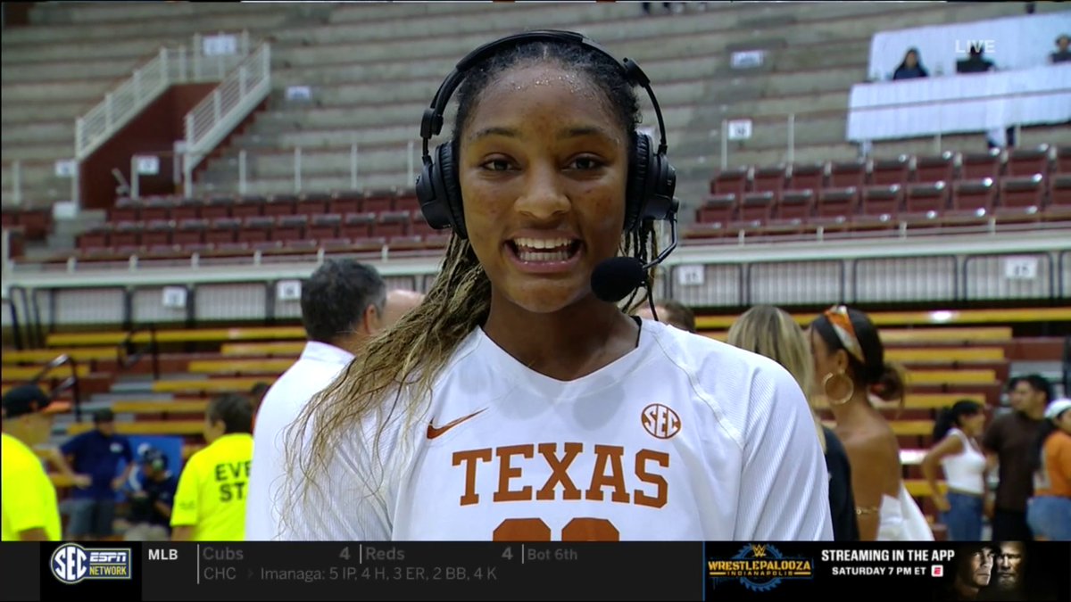 Cari Spears had to give a shoutout to dad after getting the W ❤️ Marcus Spears | Texas Volleyball