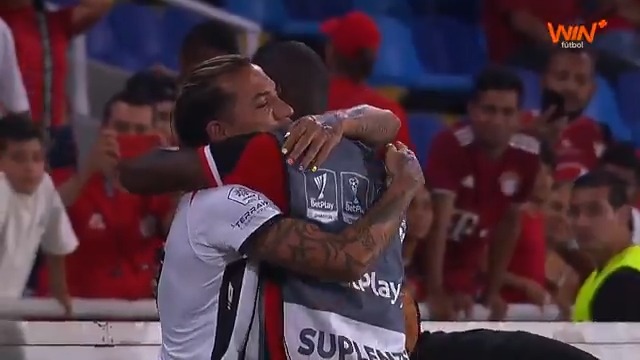 ⚽🔥¡El saludo entre goleadores! ¡Dayro Moreno y Adrián Ramos previo al arranque del partido! #LALIGAxWIN