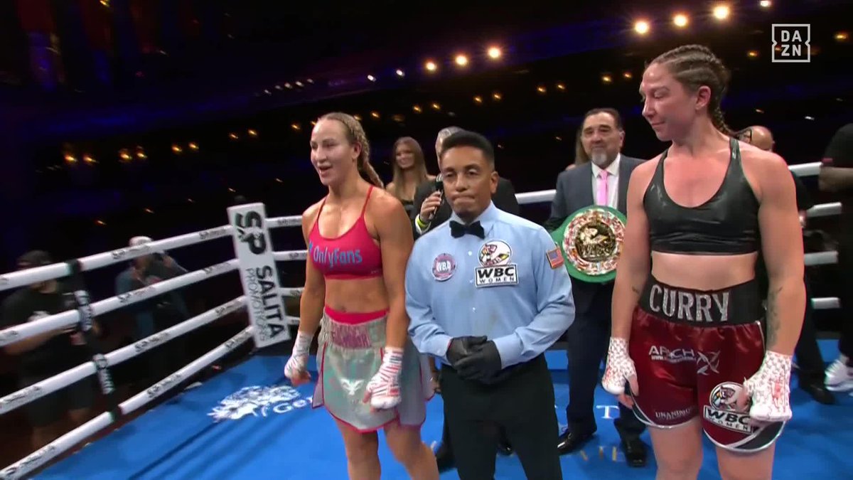 𝐖𝐇𝐀𝐓 𝐀 𝐖𝐀𝐑 ⚔️ Olivia Curry and Kaye Scott has ended in a majority draw! #MooreSavage | Live NOW on DAZN