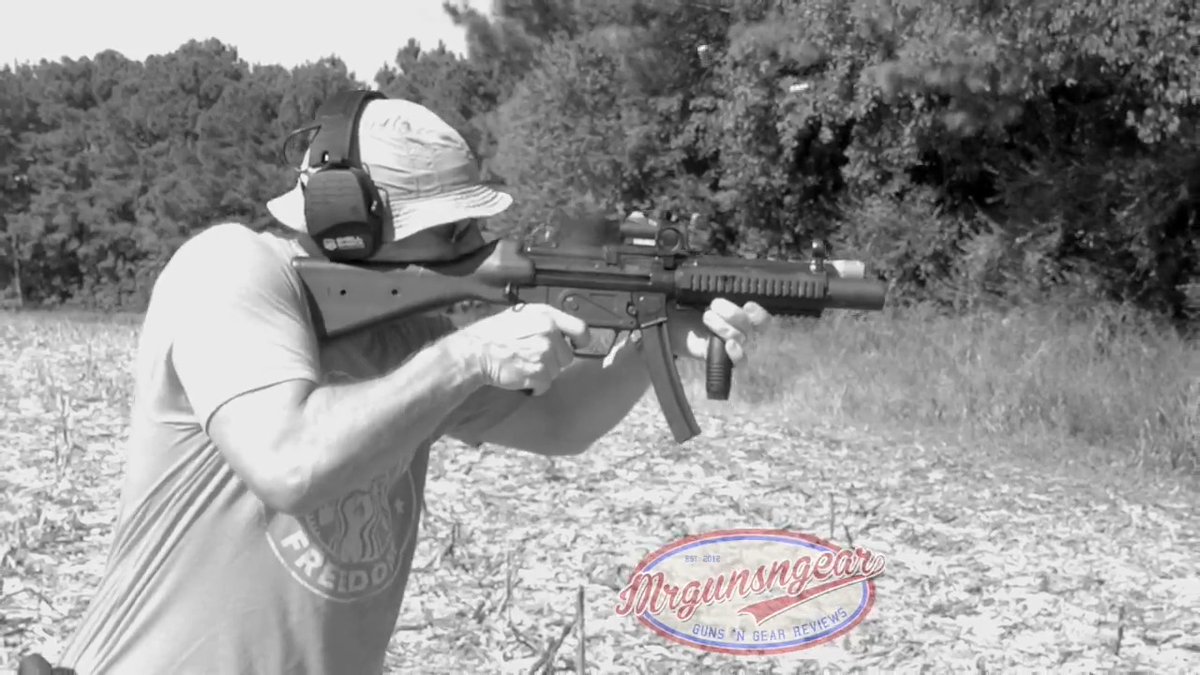 Happy #9x19Day to all of you 9mm lovers out there 🦅 Every full auto Friday we remember America before 1986 when all Americans could purchase new production fully automatic weapons at any local gun store without any significant hassle or exorbitant pricing. We shouldn’t just oppose new gun “laws,” we should also push for the removal of draconian limitations on the freedom of all Americans to exercise their right to self defense in any manner they see fit 🇺🇸 Sending rounds downrange with a Heckler & Koch MP5SD wearing an Steiner red dot, Magpul ambi-safety, B&T handguard, Surefire Scout, & Magtech ammo from our friends at Firearms Depot in the mags 🦅 #FullAutoFriday #MP5 #MP5SD #Surefire #silencer #1986 #FAF #Friday #steiner #HK #KCI