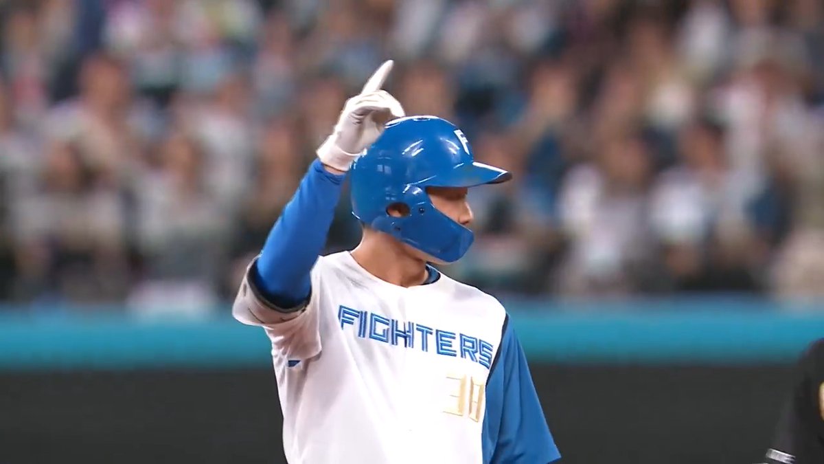 センターへのタイムリーヒットで追加点をあげる💪 #石井一成 #lovefighters 9/27(土)・28(日)「FビレッジスポーツフェスティバルSupported by Natural Island」開催!