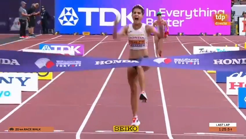 🇪🇸 ¡Ha hecho historia otra vez! Nueva MEDALLA DE ORO para María Pérez. ¡TETRACAMPEONA DEL MUNDO! 🥇🥇🥇🥇 #Andalucía y toda España están muy orgullosas de ti, María Pérez OLY. Eres una de las grandes estrellas del deporte. ¡Enhorabuena! #WCHTokyo25