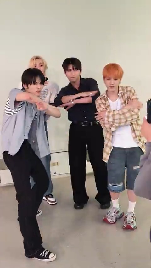 #CountToLove_Challenge with #若井滉斗 さん Behind The Scene🍏 #BOYNEXTDOOR #보이넥스트도어 #BND #성호 #SUNGHO #리우 #RIWOO #태산 #TAESAN #BND_BOYLIFE #Count_To_Love Mrs. GREEN APPLE