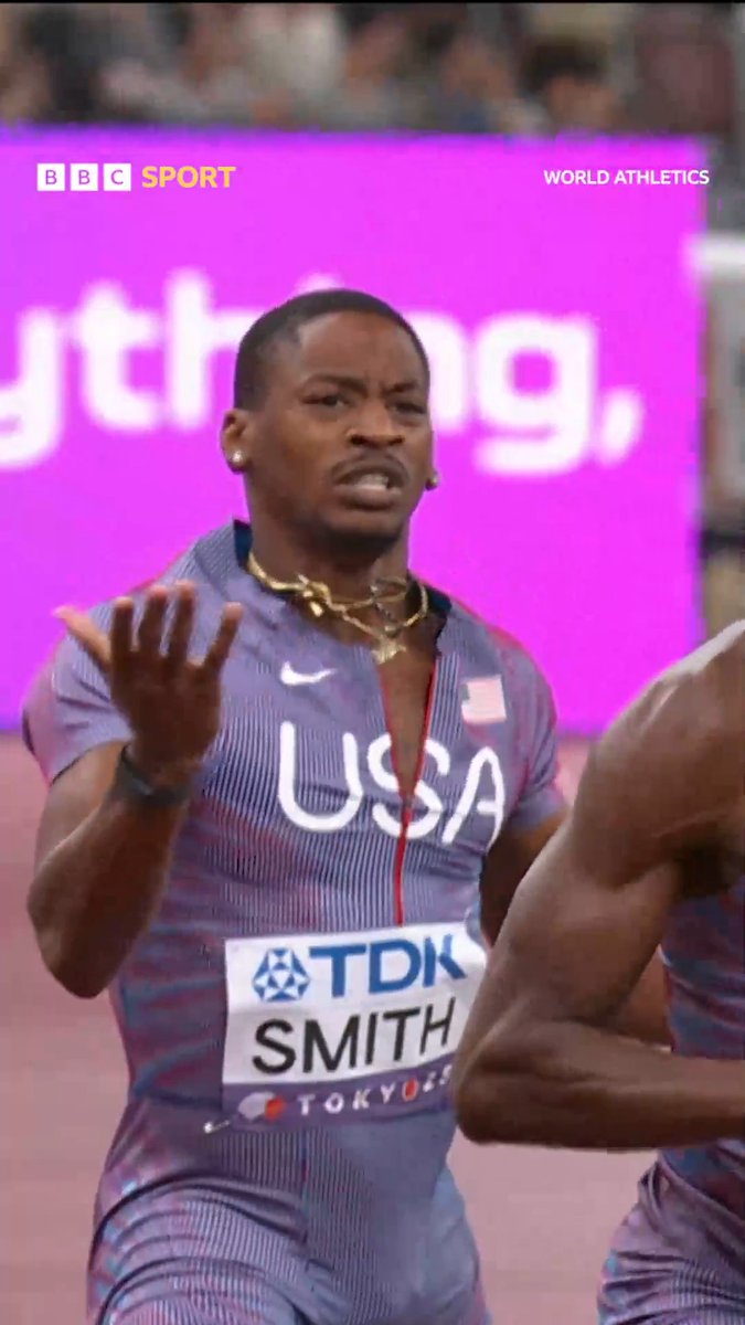 His face tells you everything you need to know! 😲 The moment USA knew their Men's 4x400m chances had gone at the #WorldAthleticsChamps.