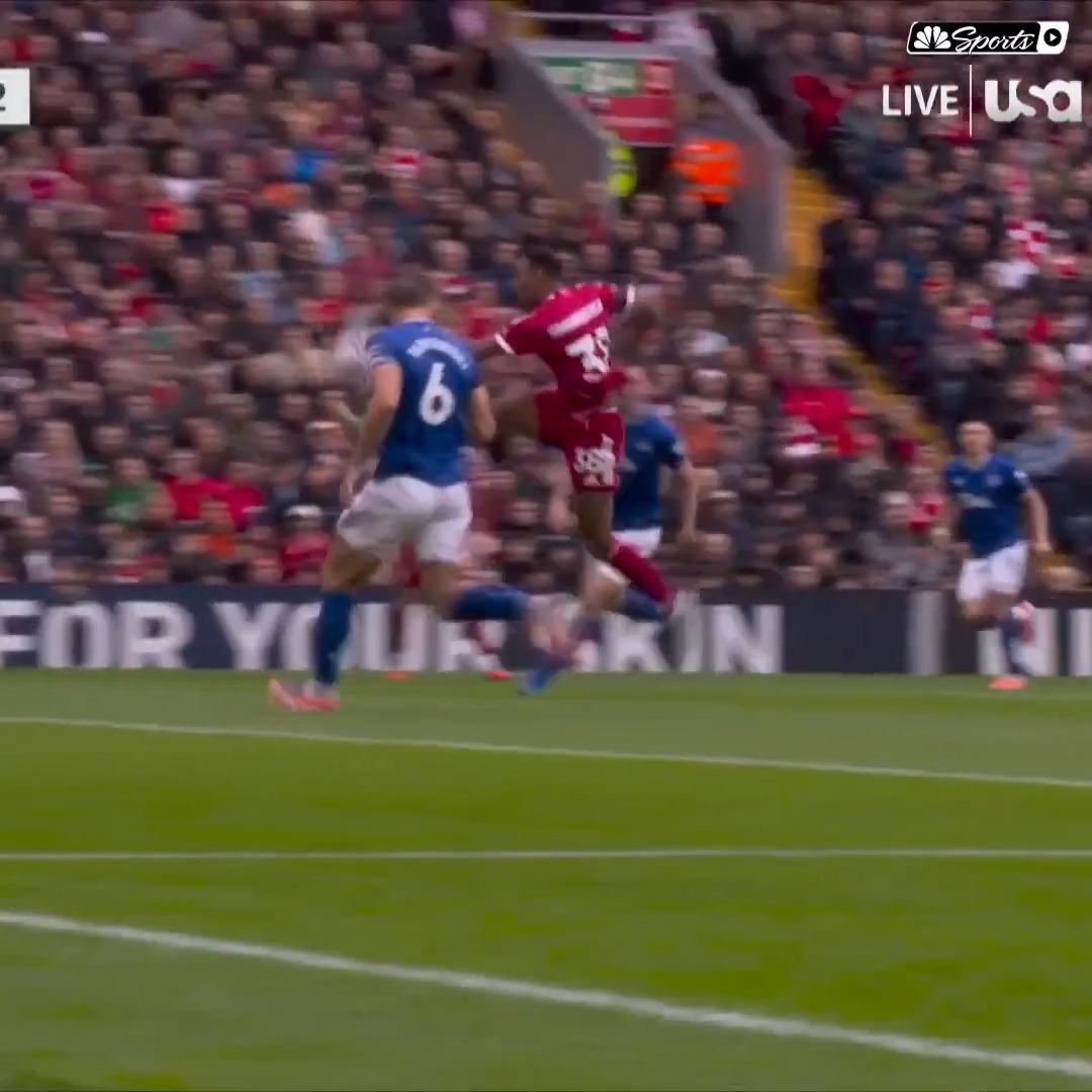 Ryan Gravenberch's lovely goal gives Liverpool the lead in the Merseyside Derby!