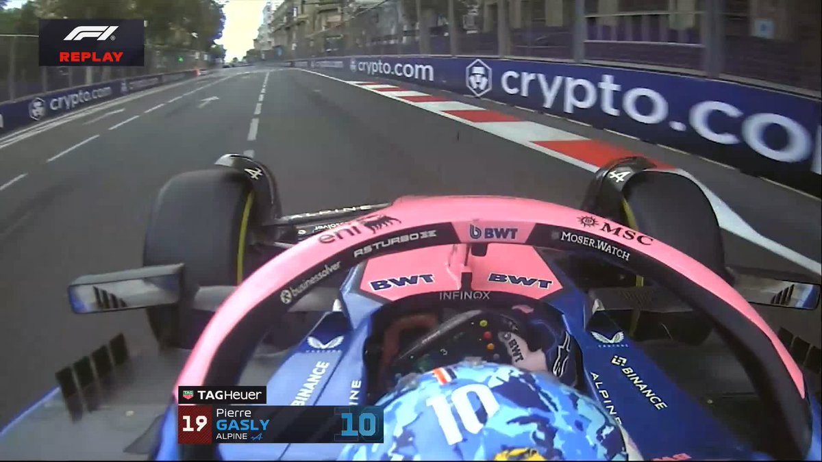 A desperate end to Q1 for Alpine 😖 Gasly bails off into the run-off area at Turn 4 and moments later Colapinto ploughs into the barriers nearby #F1 #AzerbaijanGP