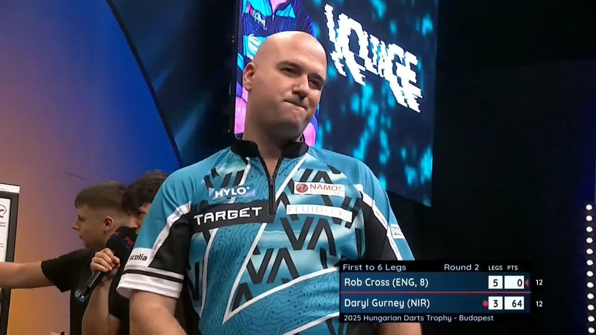 CRUCIAL WIN FOR CROSS! ⚡️ Rob Cross secures a valuable win in his bid to qualify for next month's European Championship, averaging 102 on his way to victory over Daryl Gurney! 📺 #ET12 | R2