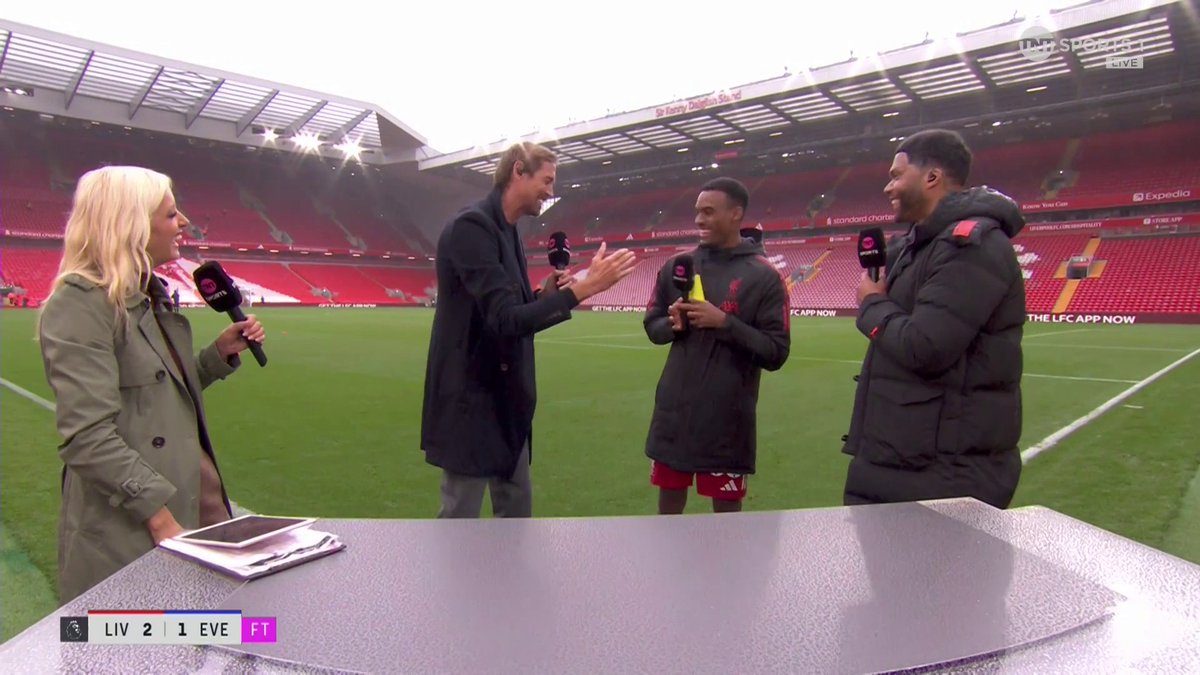 "He's not surprised" 😅 Ryan Gravenberch receives his Player of the Match award for his performance in the Merseyside derby 👏 🎙Lynsey Hipgrave | 📺 TNT Sports & discovery+ UK