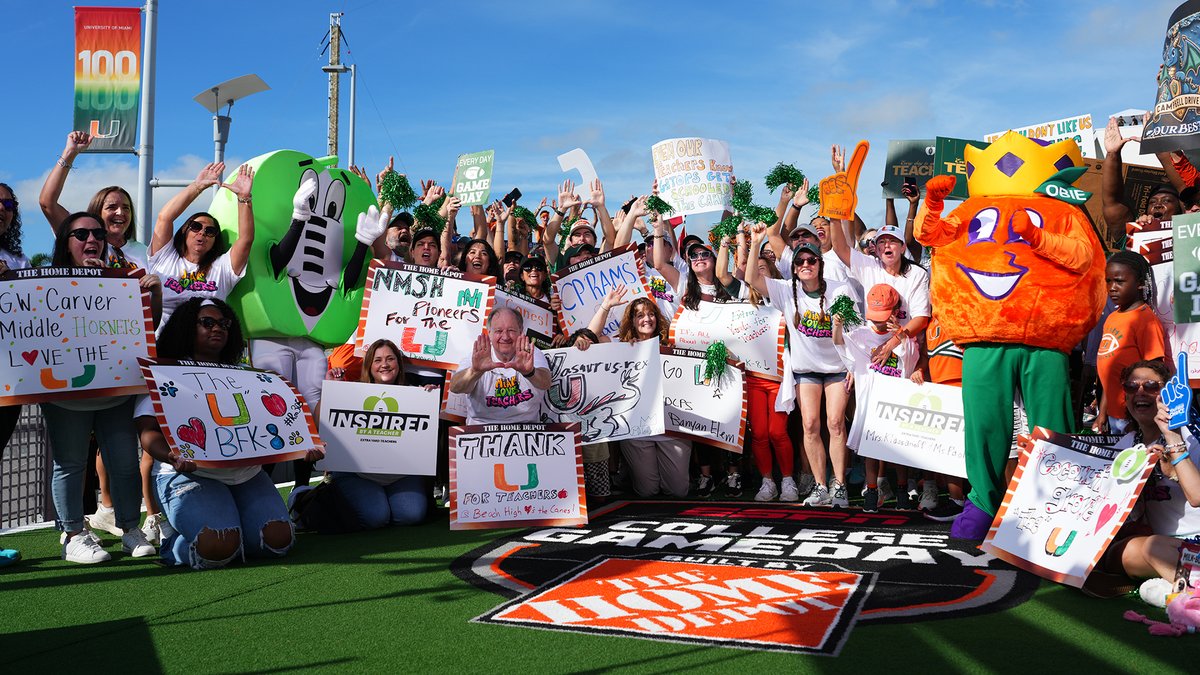 Might be the last day of Extra Yard for Teachers Week, the celebration's in the Sunshine State! 🌴☀️ Live from University of Miami, ESPN's College GameDay helped College Football Playoff (CFP) Foundation and 2026 Miami Host Committee salute educators in South Florida and nationwide! 🍏🏈🏆 #CFBPlayoff #ExtraYardWeek