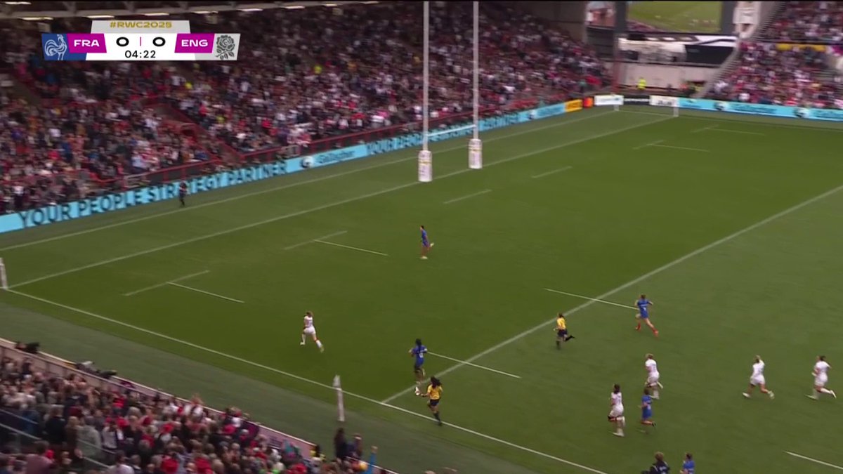 "Oh that's audacious!" 🔥🔥 Ellie Kildunne gives England the lead 🌹 #RWC2025