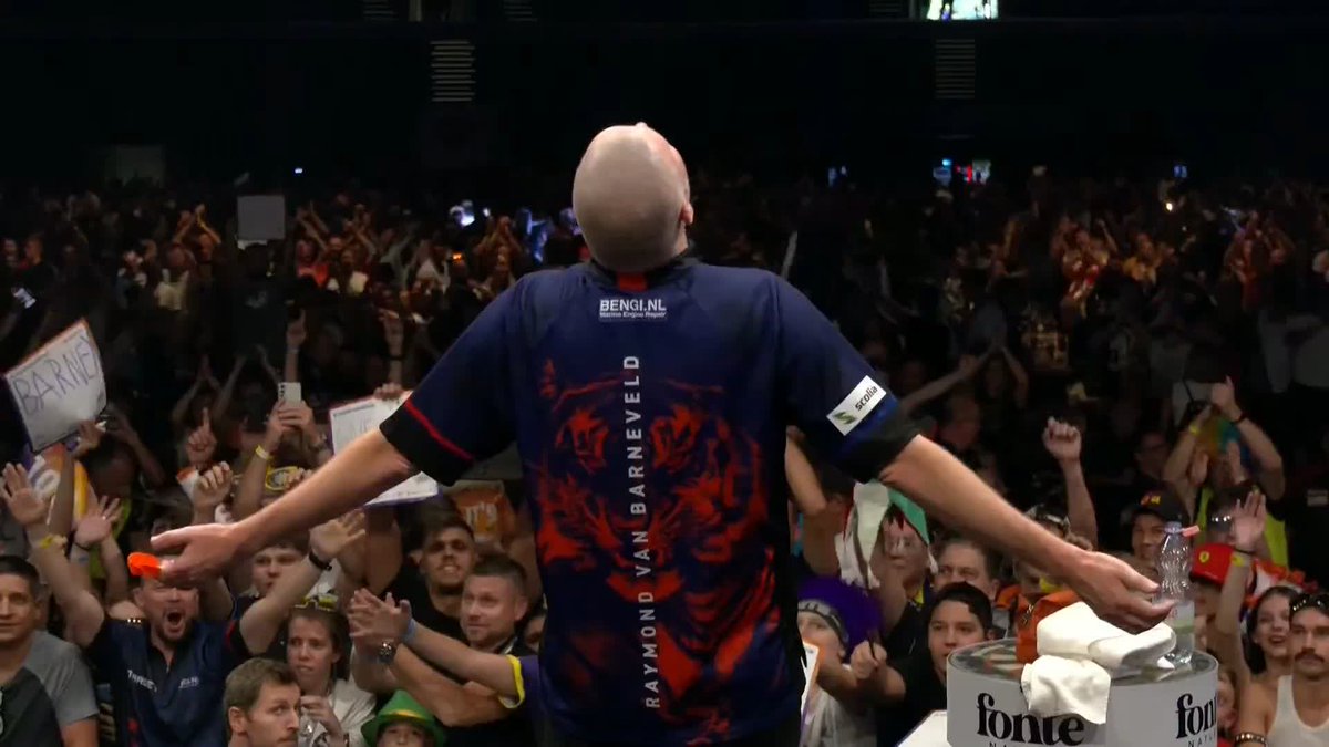 BRILLIANT BARNEY ROLLS BACK THE YEARS! What a performance from Raymond van Barneveld! 👏 The Dutch legend averages just shy of 108 to dispatch 2023 champion Dave Chisnall and boost his hopes of World Grand Prix qualification! 📺 #ET12 | R2