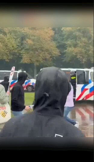 🇳🇱🇳🇱🇳🇱 Anti-immigration protests in Malieveld, the Netherlands... 👇👇👇 Credit to