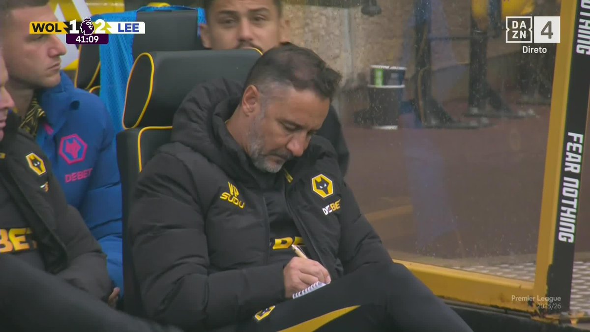 O Vítor Pereira escreveu tanto hoje, que o Ross diria "18 pages... FRONT AND BACK" ✍️ #DAZNPremier