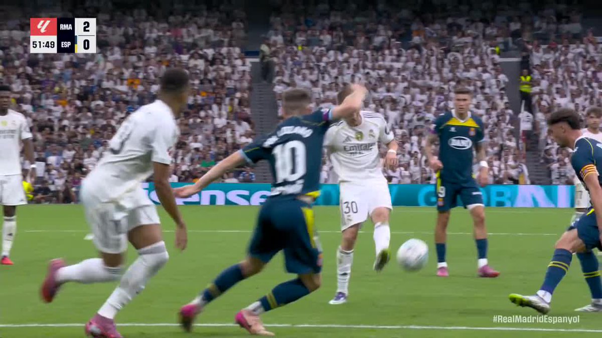 ¡INVENTE MASTAN, INVENTE! El argentino nos regaló una nueva pincelada en el Bernabéu con este pase TOP para Mbappé ante Espanyol.