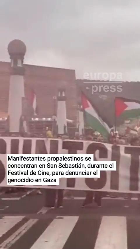 Manifestantes propalestinos se concentran en San Sebastián, durante el Festival de Cine, para denunciar el genocidio en Gaza