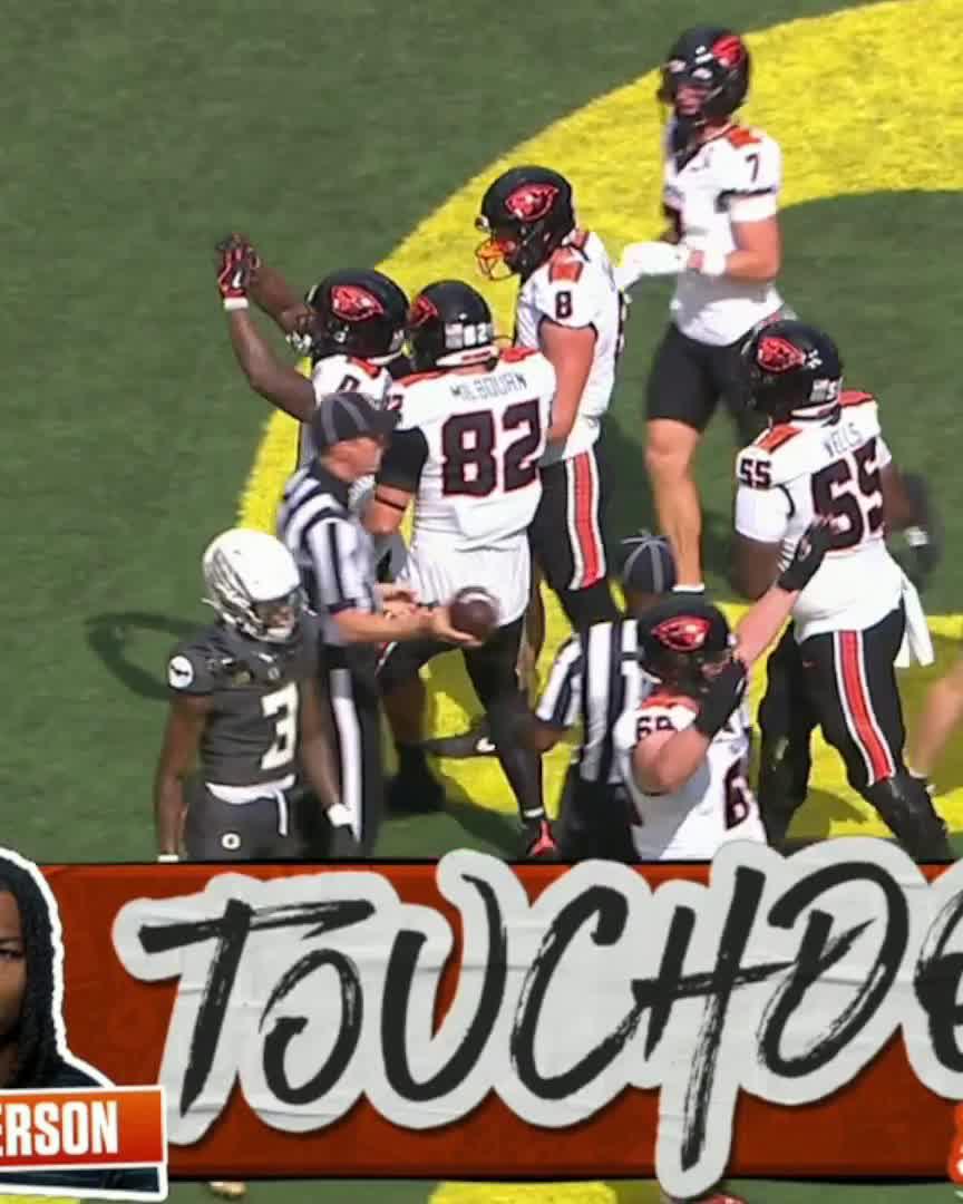 Beauty on 3rd down leads to a Hankerson TD! #GOBEAVS 📺 Big Ten Network
