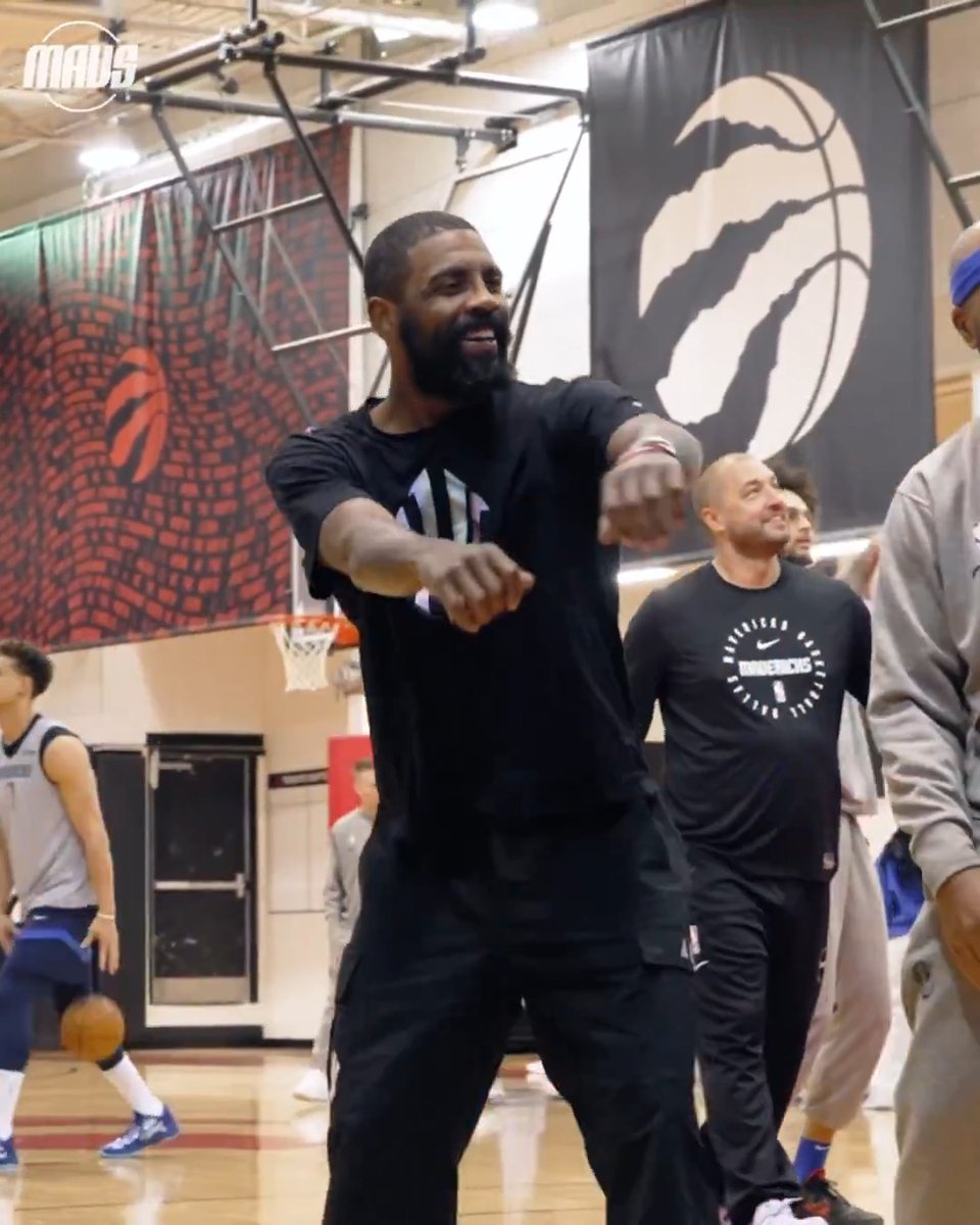 Kai & D-Live love a dance party 🕺 #MFFL // #NationalDanceDay