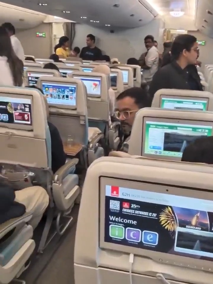 Several passengers who already boarded an Airbus A380 in San Fransisco yesterday decided to not fly out & to deplane fearing they won't get back from their trip to India due to President Trump's H1B visa price increase to $100k. Additionally, flights from India to America this weekend have reportedly sold out. It seems the policy is already having the desired effect.... #CityLife #india #H1B #h1bvisa #flying #SanFransisco #enrichment #culture #odor #Airbus