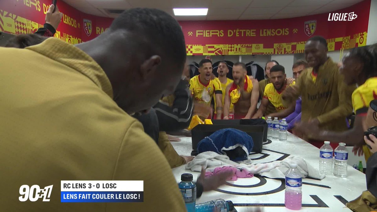 "Est-ce qu'ils sont prêts ?" 👀 Les caméras de Ligue 1+ vous embarquent dans un vestiaire lensois en fusion 🤪 #RCLLOSC