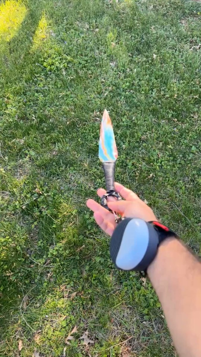 A retractable throwing kunai is wicked as fuck😭