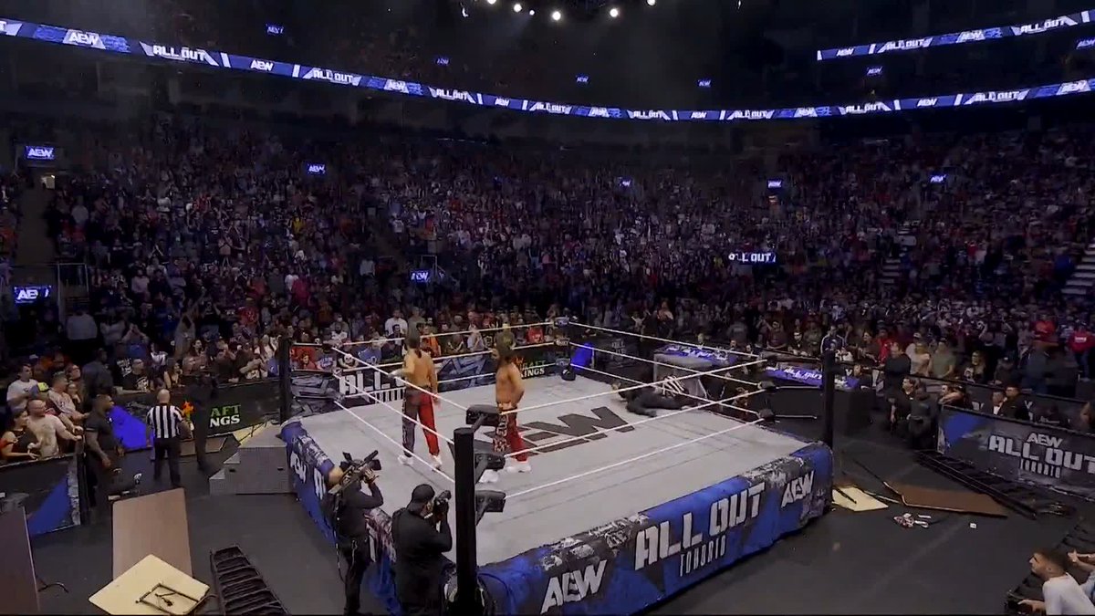 Jack Perry is back. Perry attacked the Young Bucks, and Taz was like "we all saw what happened on BTE..." NO the F we didn't lol. Perry coulda been the biggest star in AEW after the Brawl Out. But a Jurassic Express reunion w/Luchasaurus will do.