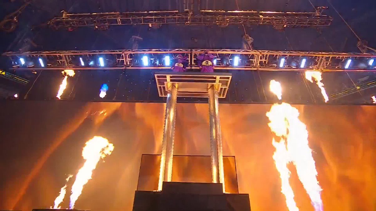 Arriving in style. 🔥 Becky Lynch and Seth Rollins are ready for #Wrestlepalooza Stream Wrestlepalooza RIGHT NOW on the ESPN App: