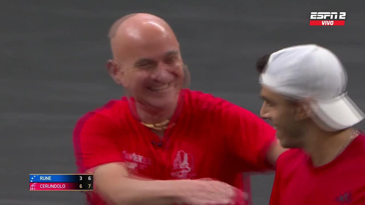 Un show de highlights fue Francisco Cerúndolo hoy. Ese revés paralelo en el match point…