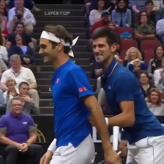 ¿Se acordaban cuando Federer y Djokovic jugaron juntos en la Laver Cup? No salió del todo bien 😂