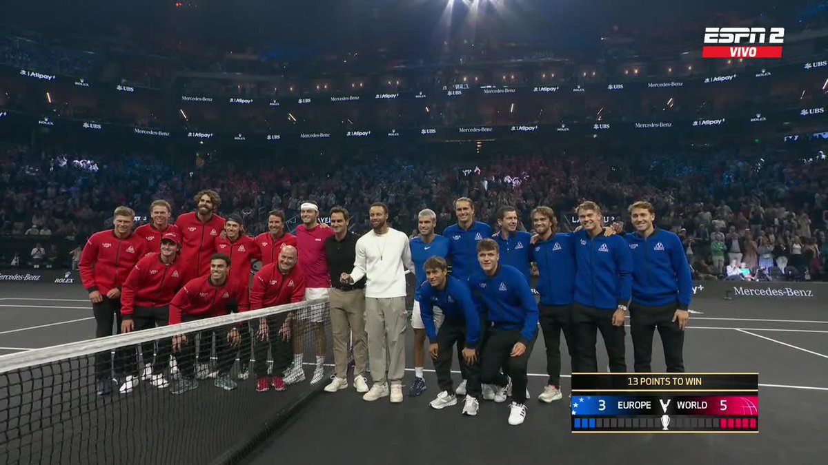 ¡Nadie quiso quedar afuera de la foto! 😂 📺 Mirá la #LaverCup en el Plan Premium de Disney+.