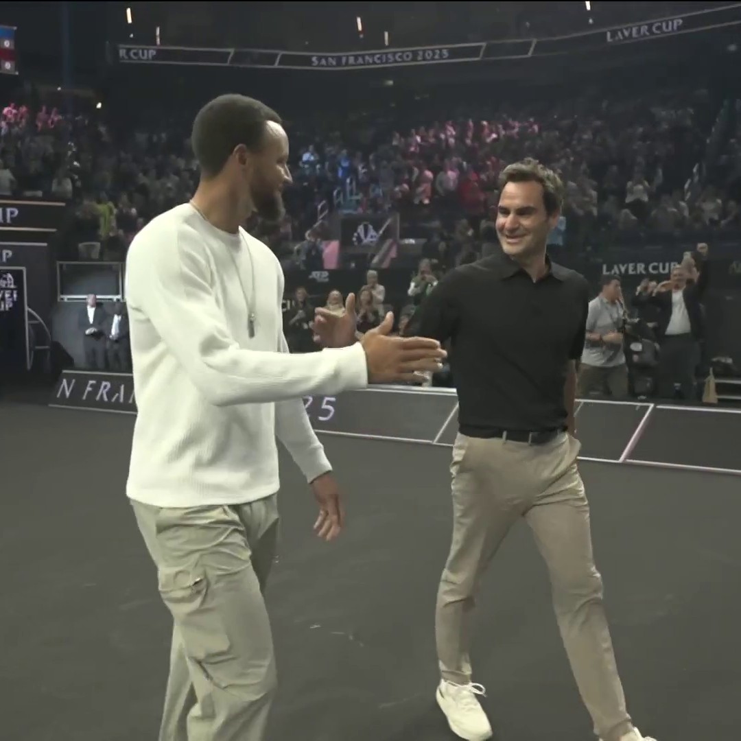 Steph Curry &amp; Roger Federer. 🐐🐐 (via Tennis Channel)