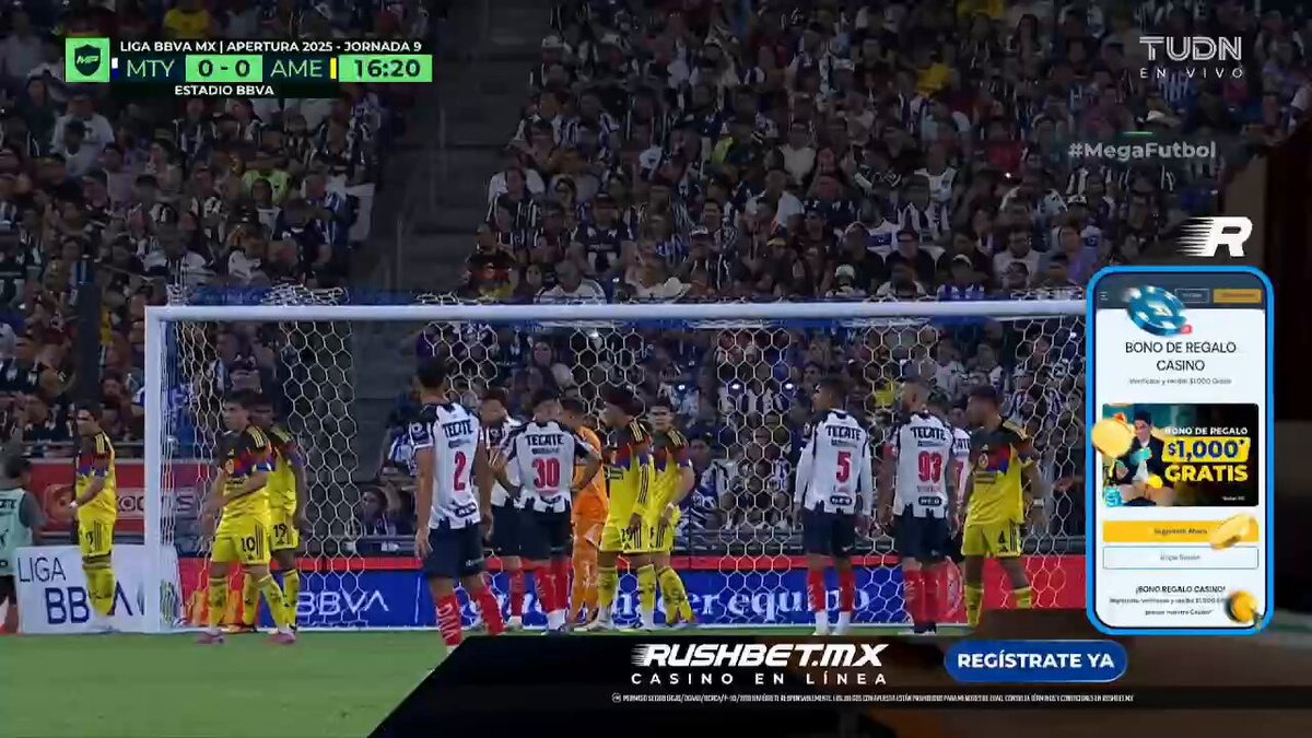 ¡El derechazo que sacó Ambriz! 🚀 * Acá el gol de Rayados sobre el #America, el primero del partido. 📹 #J9 #AP25 | #LaLigaDeLaAfición