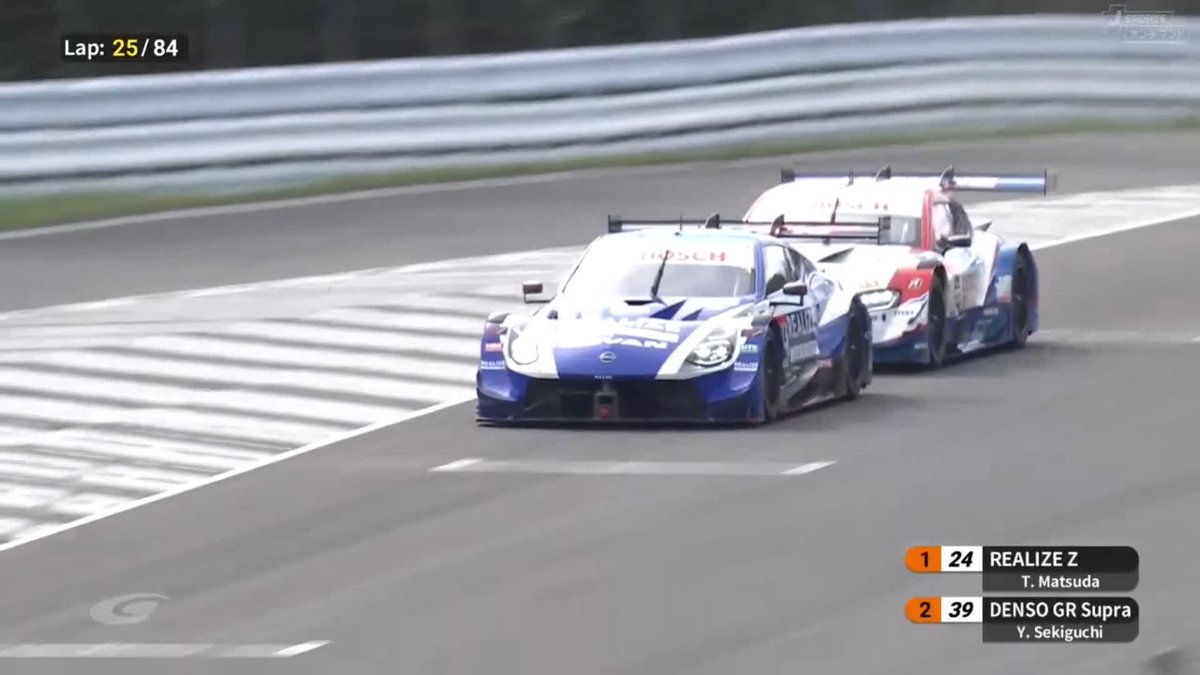 24号車リアライズ 松田次生選手と 39号車DENSO 関口雄飛選手による GT500の熾烈なトップ争い勃発中🔥 #SUPERGT 2025 第6戦 スポーツランドSUGO 9/20〜9/21 徹底LIVE配信！ 🔽ご視聴/ご購入は🔽 #スーパーGT