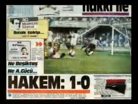 📅NOSTALJİ| 21 Eylül 1986 tarihinde Beşiktaş ile Ankaragücü karşı karşıya gelmiş ve maçı Beşiktaş, "hakem Ahmet Akçay'ın attığı golle" 1-0 kaybetmişti. *Beşiktaş'ımız 1986-87 sezonunda şampiyonluğu 1 puan farkla kaybetmişti!