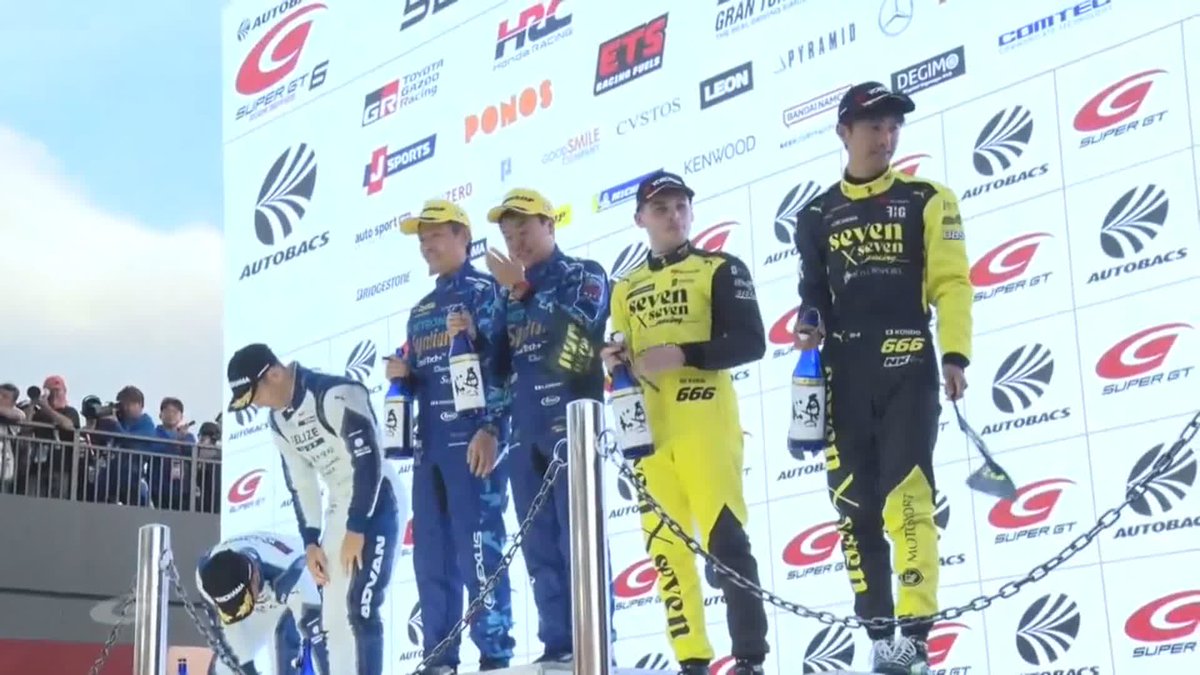 GT300表彰台シャンパンファイト🍾 🥇 60号車 Syntium 🥈 56号車 リアライズ 🥉 666号車 seven × seven 表彰台チームの皆さん、おめでとうございます🙌 #SUPERGT 2025 第6戦 スポーツランドSUGO 9/20〜9/21 徹底LIVE配信！ 🔽ご視聴/ご購入は🔽 #スーパーGT