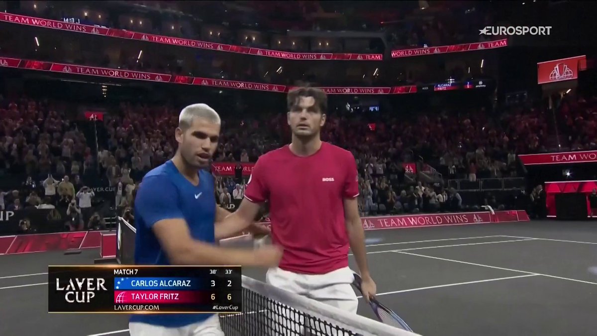 FRITZ BATTE ALCARAZ! 🌍🤯 L'americano spazza via 6-3 6-2 il fresco numero 1 al mondo in appena un'ora e undici minuti al termine di un match di grande livello! Guarda gli highlights ⬇️📹 #Tennis #LaverCup
