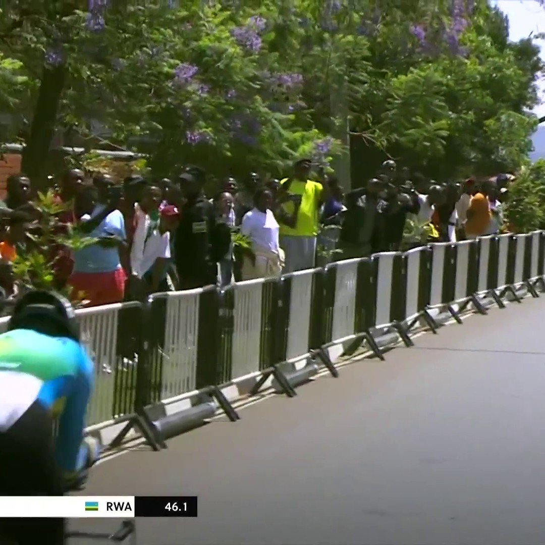 Vibes are high as the Rwandan national champion Xaverine Nirere gets the Women's elite time trial underway! 🇷🇼🎉