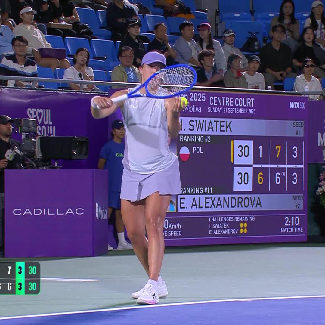 What a battle we have in this final! 👊 Who is going to win the third set? 👀 #KoreaOpen