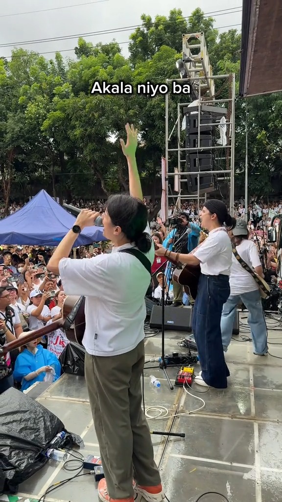 ANG TAO, ANG BAYAN, ANG TUNAY NA KAPANGYARIHAN! 🇵🇭 #TheVoiceKidsGMA coaches Paolo and Miguel of #BenAndBen performed ‘Kapangyarihan’ at today’s protest rally to stand against corruption. ✊ 🎥: Ben&amp;Ben on Tiktok