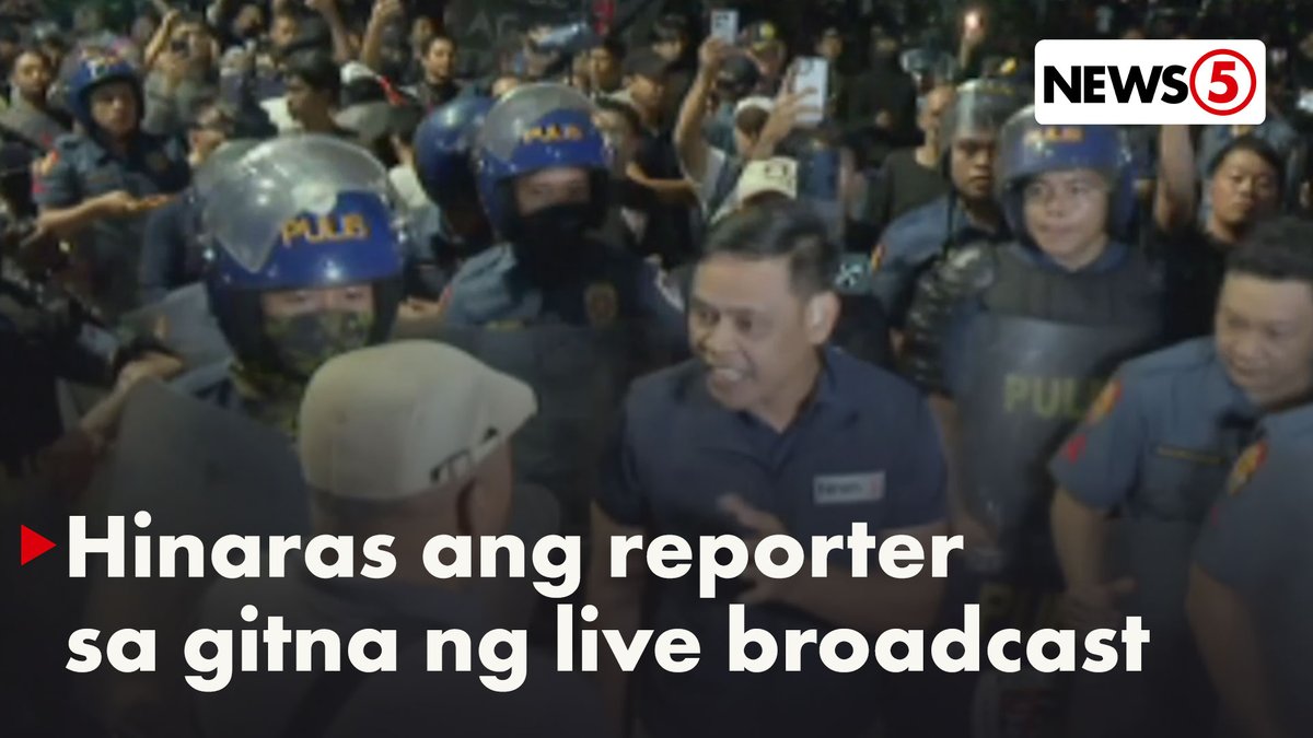 PAGKUYOG SA NEWS5 REPORTER Sinigawan at kinuyog ng grupo ng mga raliyista si News5 reporter Gary de Leon sa gitna ng kanyang live report sa protesta sa Mendiola, Maynila ngayong Linggo, Sept. 21. Kinailangan niyang putulin ang kanyang report upang umalis sa lugar.