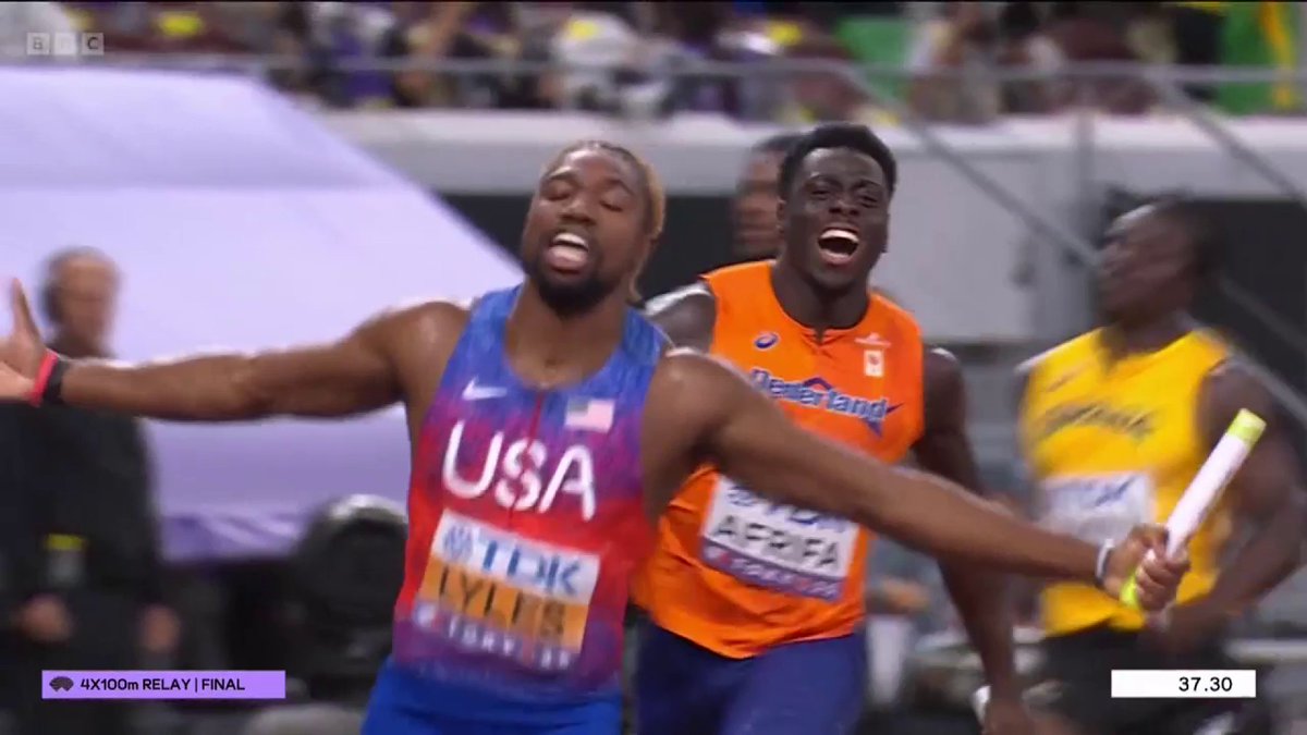 Noah Lyles does it again for USA in the Men's 4x100m relay! #WorldAthleticsChamps